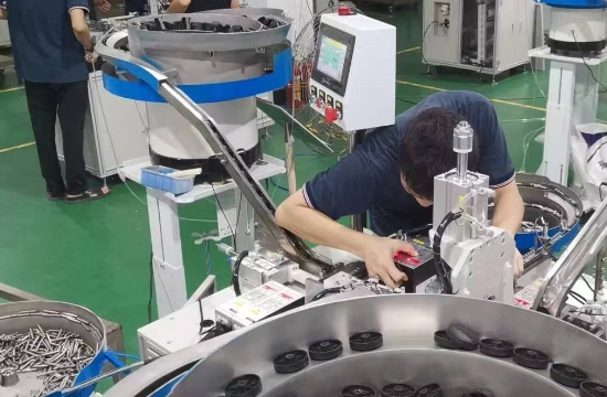 全自動腳輪軸承壓裝機:精準高效的生產利器