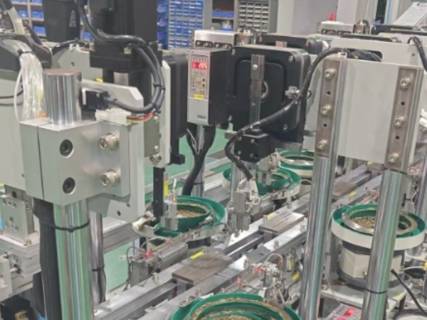 PPU機(jī)械手高速自動(dòng)插針機(jī)，航空接頭PIN針自動(dòng)插針機(jī)航空接頭